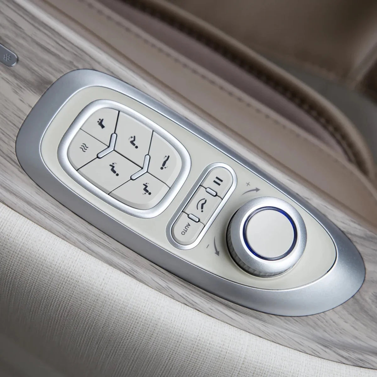 Osaki 4D Emperor II (Free 2 Yrs Warranty 🎁) | Titan Chair
Osaki Titan Emperor II 4d massage chair in a premium home theater room setting, showcasing the best massage chair features including full body air compression and luxury zero gravity recline.