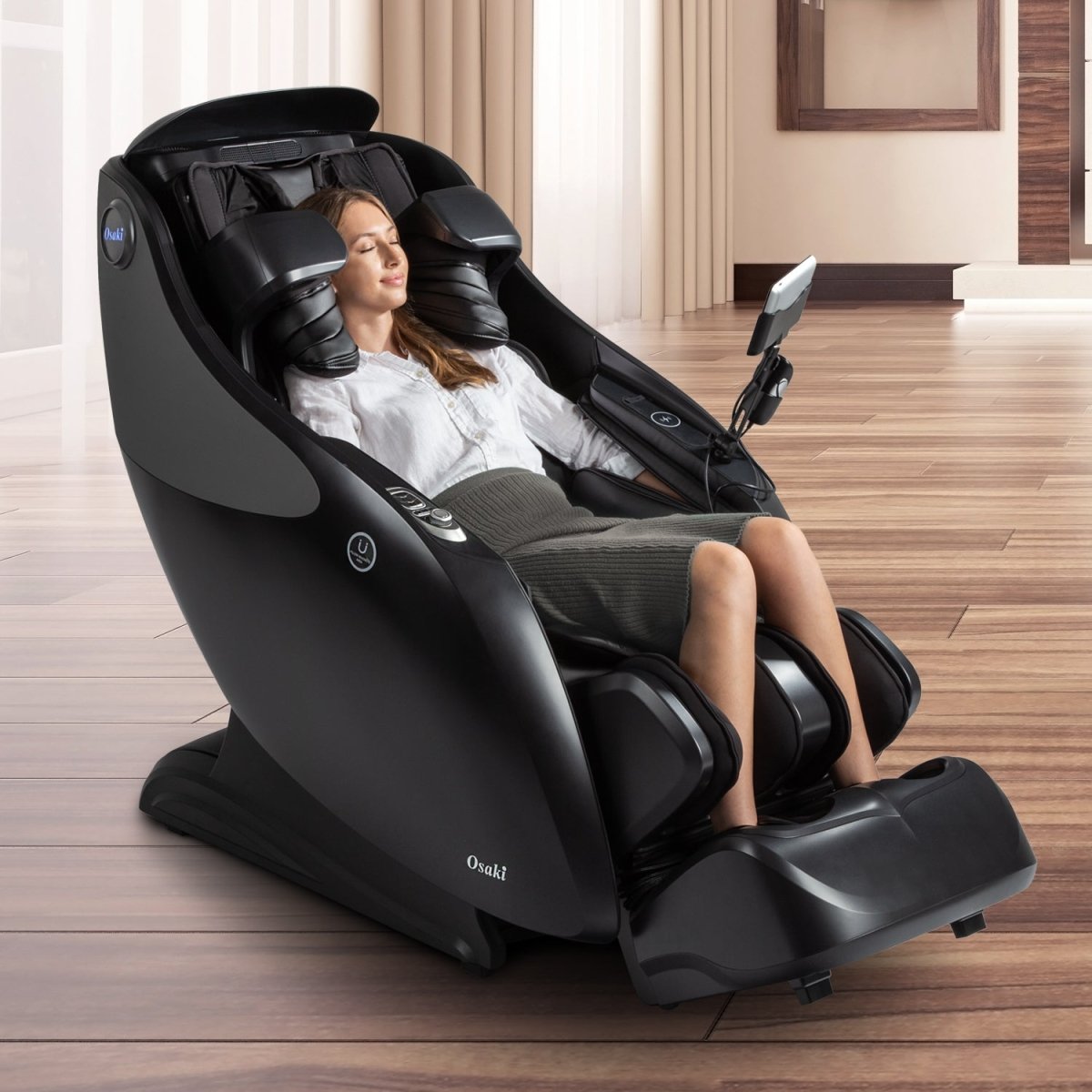 Osaki OP-4D Master Massage Chair in Black